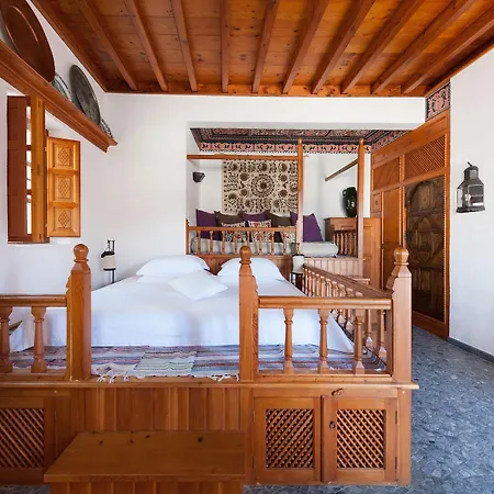 Отель Melenos Art Boutique 5*